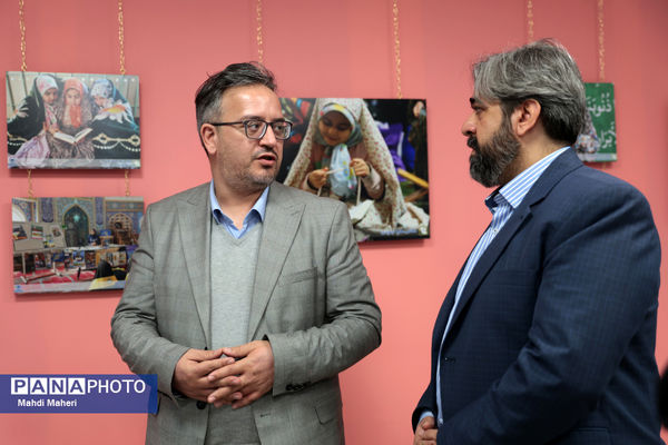 بازدید مدیر روابط عمومی بیمه معلم از نمایشگاه نوراوی اعتکاف