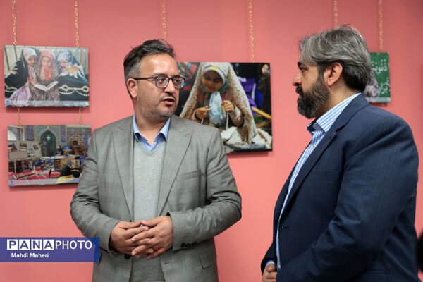 بازدید مدیر روابط عمومی بیمه معلم از نمایشگاه نوراوی اعتکاف
