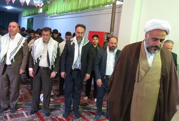 زنگ نماز متمرکز استانی در دبیرستان شهید پناهی ناحیه 3 کرج  نواخته شد