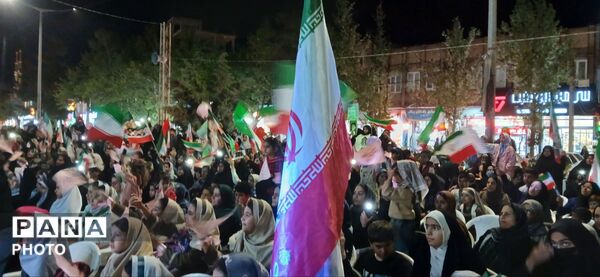 اجتماع بزرگ دختران جان فدای ایران به یاد دختران میناب 