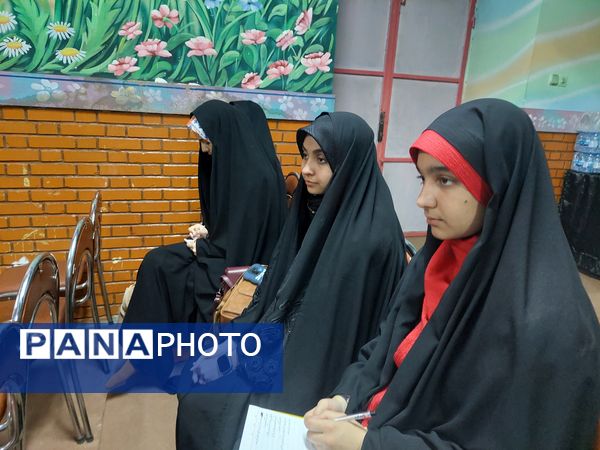 دوره آموزش خبرنگاری ویژه دانش‌آموزان ناحیه۲ مشهد