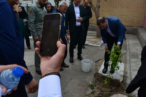 برگزاری مراسم هفته زمین پاک در بهارستان‌دو