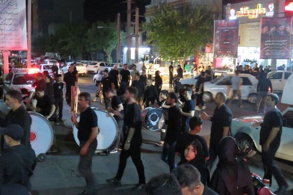 سوگواری عزاداران شهر قیامدشت در شب عاشورای حسینی