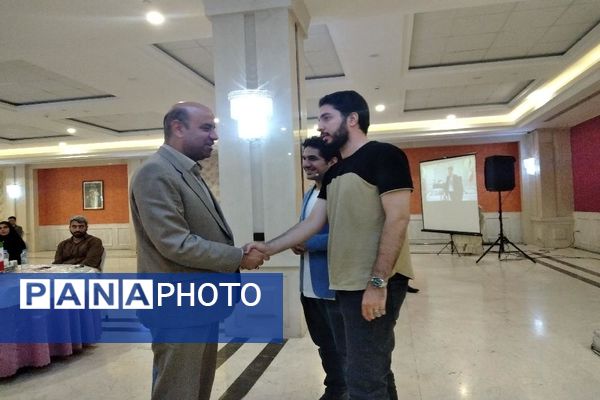 دوره و کارگاه تعاملی مربی، راهبر نسل جدید در مشهد