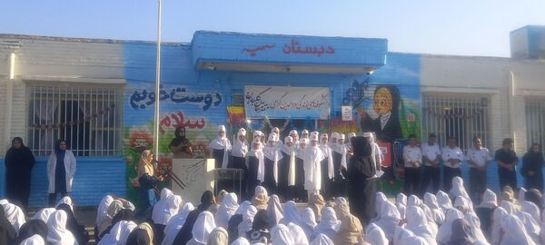 تجلیل  از پرستاران در دبستان سمیه 