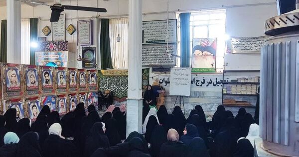 اعتکاف دانش آموزی در مسجد جامع روستای دهنو شهرستان خلیل آباد
