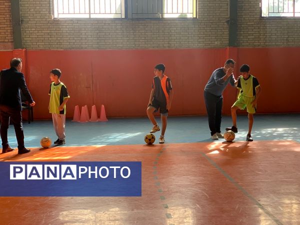 برگزاری فعالیت‌های ورزشی درون مدرسه‌ای در دبستان معلم آشخانه 