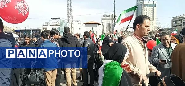 راهپیمایی باشکوه ۲۲ بهمن در مشهد مقدس