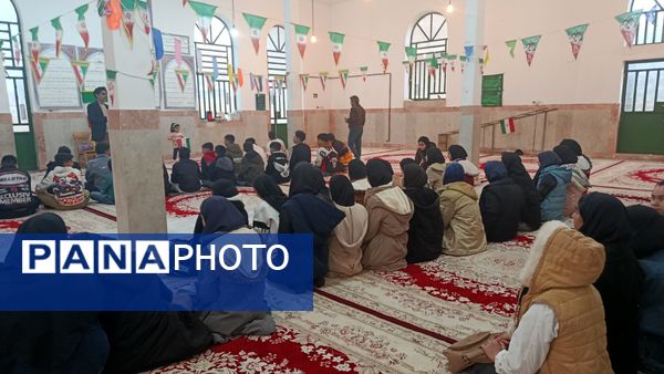 برگزاری مراسم  باشکوه ۲۲ بهمن و تجلیل از نفرات برتر روستای میرزآباد