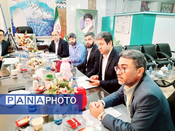 جلسه استانی دومین دوره مسابقه ملی دانش‌آموزان حافظ خوان ایران در بوشهر