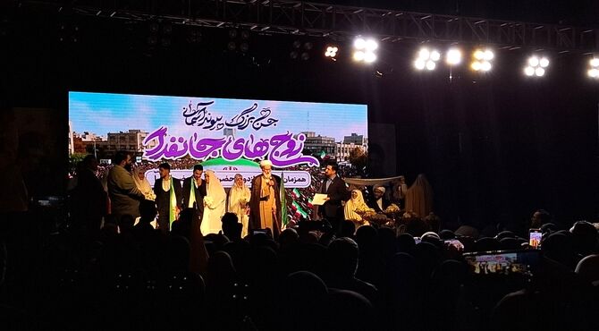 نبرد مردم در میدان نبرد