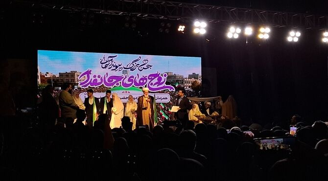 نبرد مردم در میدان نبرد