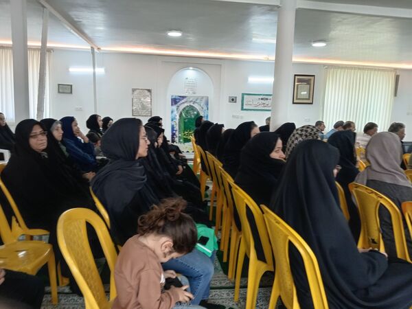جلسه انجمن اولیا و مربیان مدرسه آیت الله خامنه‌ای