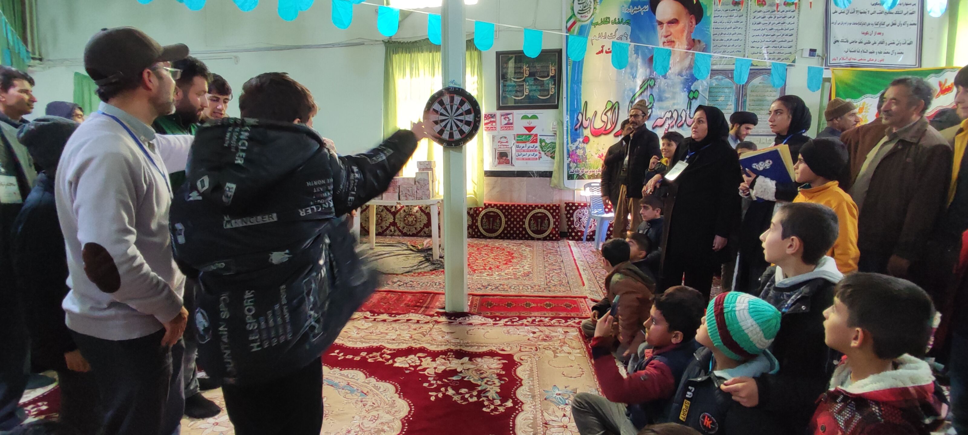 برگزاری مسابقات دارت در جشن بزرگ ۲۲بهمن در روستای اسلام آباد شیروان 