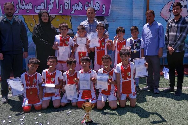 مسابقات مینی فوتبال دانش‌آموزان دوره اول ودوم ابتدایی در بهارستان‌۲