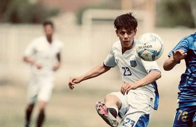 فوتبال زندگی من است و هرگز آن را رها نمی‌کنم