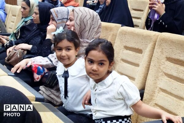 جلسه آموزشی توانمندسازی اولیا با محوریت مبارزه با مواد مخدر