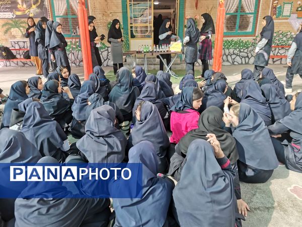 بزرگداشت روز آزمایشگاه در دبیرستان یغمای نیشابوری 