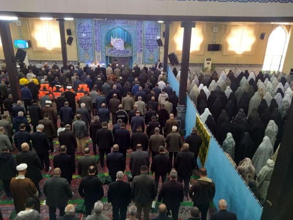 تجلی خدمت و معنویت در میعادگاه نماز جمعه شهرستان تویسرکان