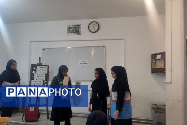 برگزاری مانور زلزله در مدارس ناحیه 4 شیراز 