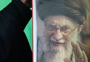 دست خدا عیان شد خامنه ای جوان شد