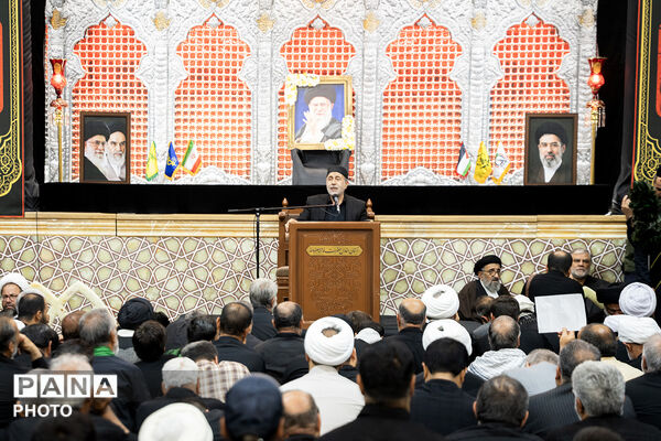 عزاداری زائران حضرت معصومه(س) در مجلس بزرگداشت رهبر شهید