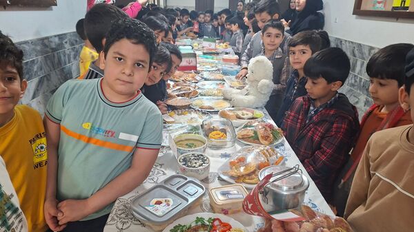 جشنواره غذای سالم در دبستان پسرانه فرهنگیان ۱