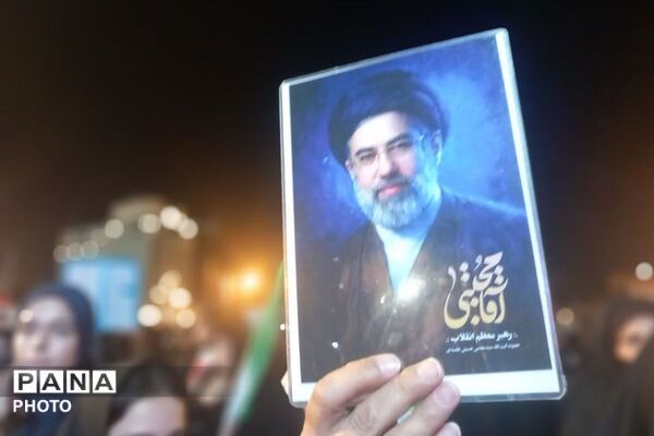 شور و حماسه مردمان شهرستان قرچک در صد و هفتمین شب از تجمعات مردمی