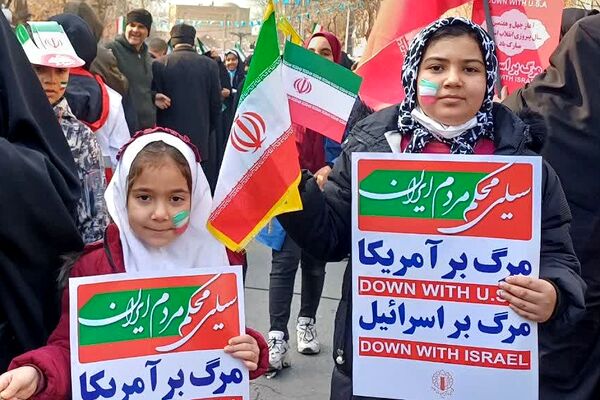 نمایش اقتدار و غیرت مردم ورامین در راهپیمایی ۲۲ بهمن
