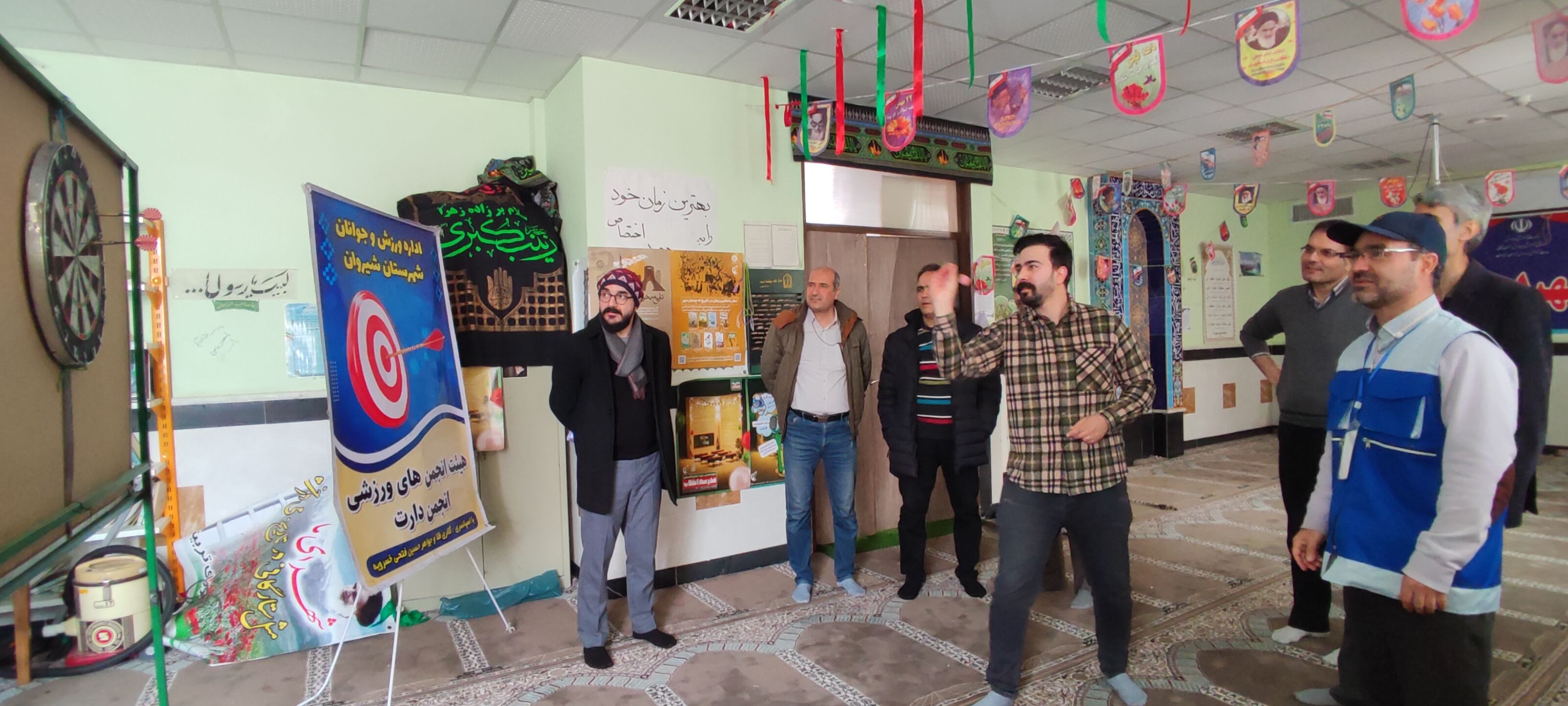 برگزاری مسابقه دارت ویژه دبیران دبیرستان شاهد ۴ شیروان
