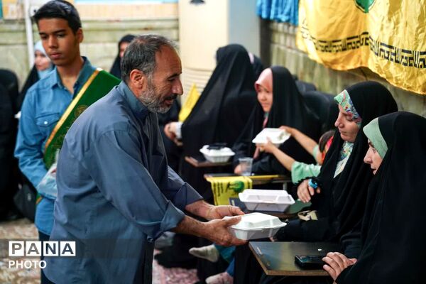 جشن ولایت و امامت در بقعه ابن بابویه قم