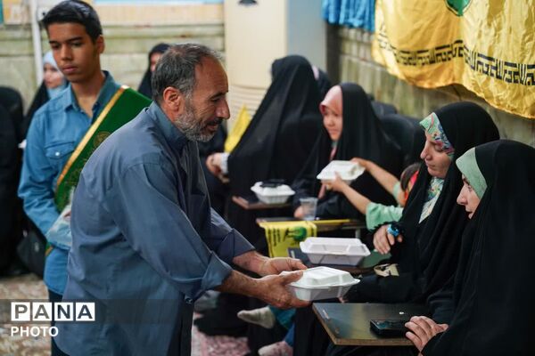 جشن ولایت و امامت در بقعه ابن بابویه قم