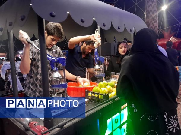 طعم و رنگ پاییز در باغ مشهد