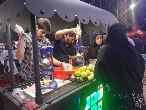 طعم و رنگ پاییز در باغ مشهد