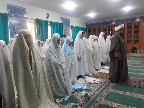 تمرین بندگی دانش آموزان مدرسه هدی یک برای ماه مبارک رمضان