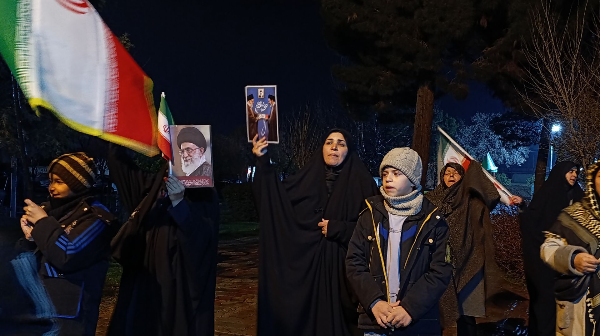 مراسم بیعت با نائب صاحب الزمان(عج) در گنبد سبز نیشابور 