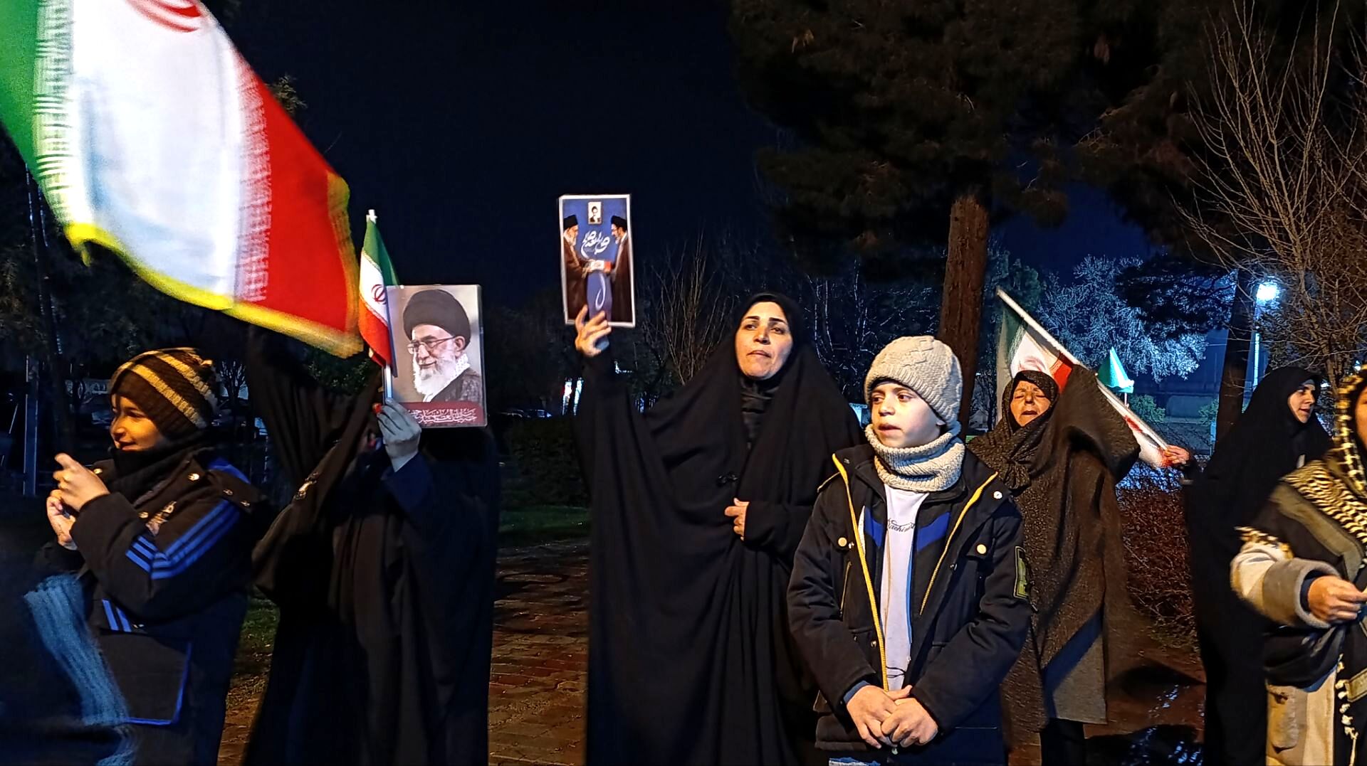 مراسم بیعت با نائب صاحب الزمان(عج) در گنبد سبز نیشابور 