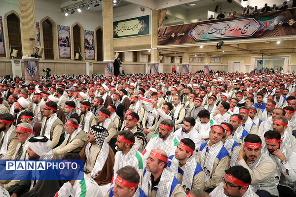 دیدار هزاران نفر از بسیجیان با رهبر معظم انقلاب