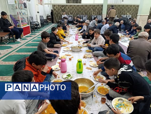 برپایی سفره افطار و برگزاری جلسه قرآن در شب ولادت امام حسن مجتبی (ع)