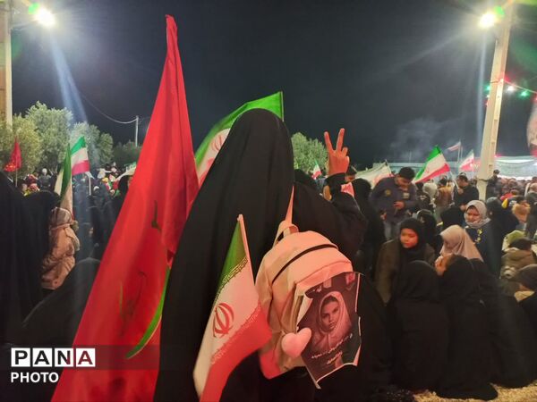 حضور گسترده دانش آموزان خدیجه کبری ابرکوه در گرامیداشت شهدای میناب