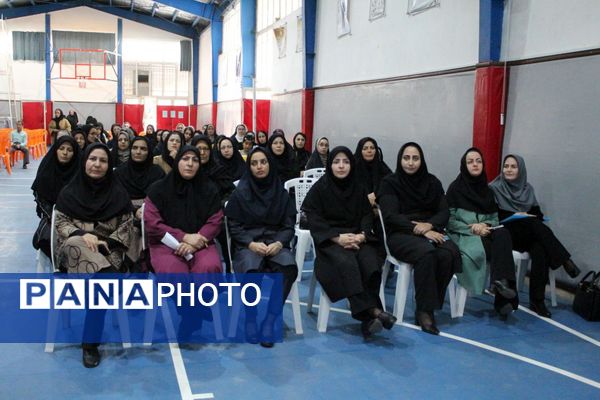 اولین جلسه عمومی انجمن اولیا و مربیان دبیرستان دخترانه شاهد غرویان (وکیلی22)