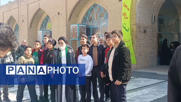 نماز عبادی و سیاسی جمعه در اولین روز از دهه فجر در نیشابور 