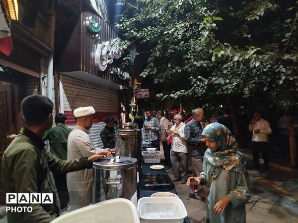 چایخانه حوزه علمیه گلشن؛ همراه با طلاب در سوگ رهبر امت در شب صد و هفتاد و نهم