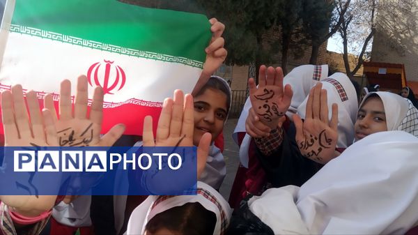 جشن دهه انقلاب و زنگ حماسه آفرینی انقلاب در دبستان شطیطه ۲