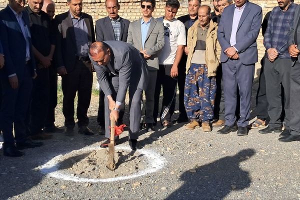 آیین کلنگ‌زنی مدرسه فرهنگ در چم‌خلیفه سامان