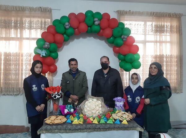 برگزاری مراسمی به‌مناسبت ولادت حضرت علی (ع) و روز پدر در دبستان دخترانه بعثت ۲
