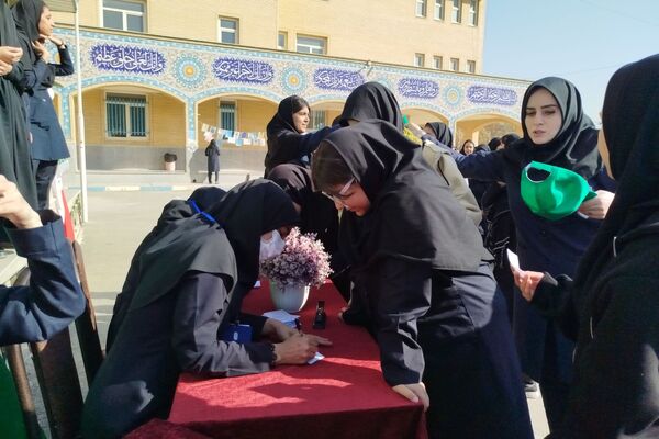 مدرسه امیر المومنین ورامین میزبان انتخابات متمرکز شورای دانش آموزی