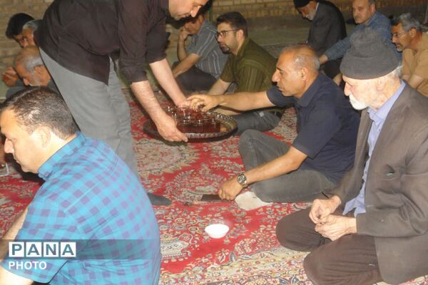 سوگِ غربتِ جوادالائمه (ع)؛ دل‌های شکسته در شبی آکنده از اشک به هم رسیدند