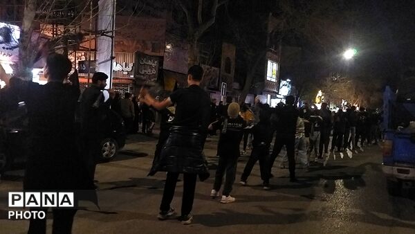 عزاداری شب نوزدهم در خیابان های نیشابور 