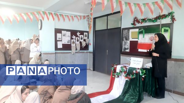 آذین‌بندی دهه فجر و نواخته شدن زنگ انقلاب در دبیرستان حضرت آسیه(س) حاجی‌آباد